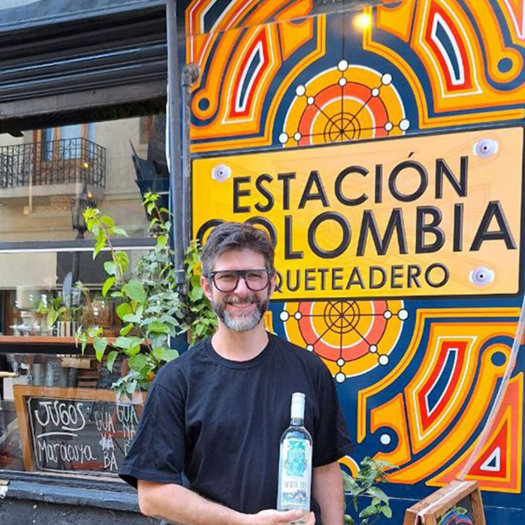 León Lopez, estacion colombia