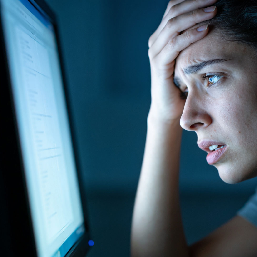 Ansiedad Emprendedora: Por qué el «marketing de desesperación» a fin de mes está matando tus ventas